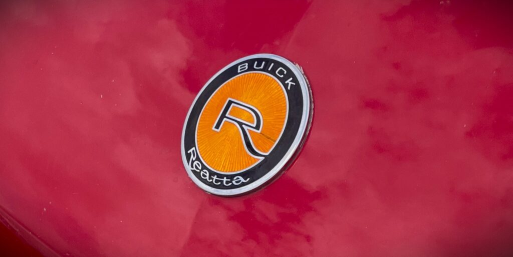 Buick Reatta Hood emblem
